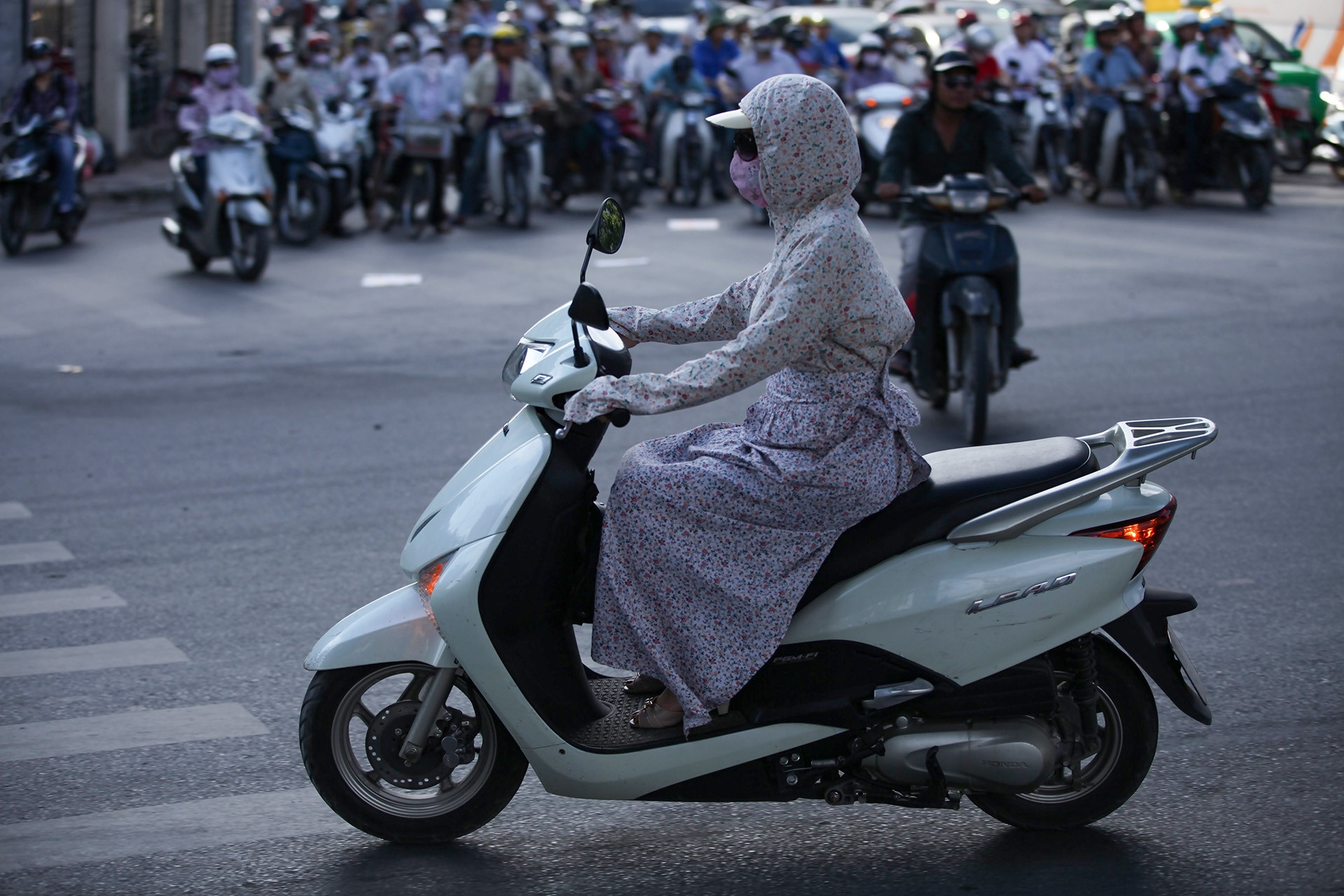 Thủ tướng yêu cầu Hà Nội lên phương án loại bỏ xe máy chạy xăng trong vành đai 1