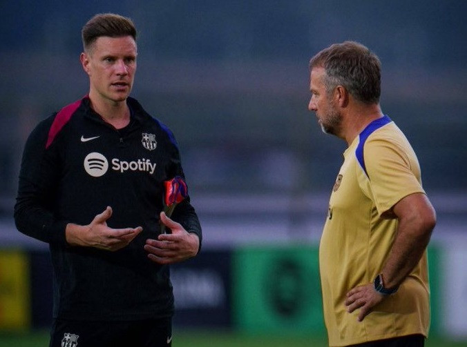 Hansi Flick Ter Stegen Managing barca.jpg
