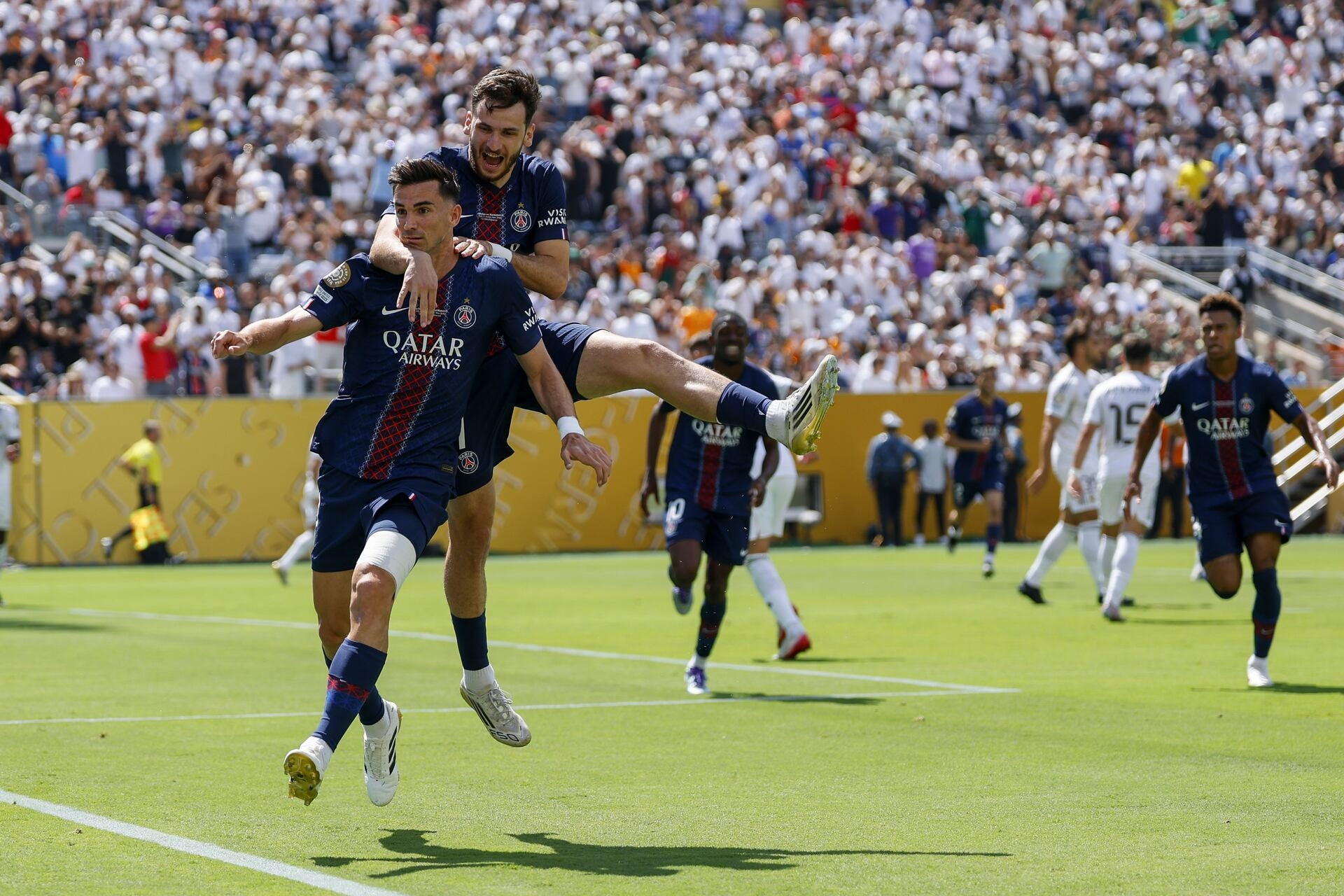 PSG đấu Chelsea: Luis Enrique biến bóng đá thành nghệ thuật