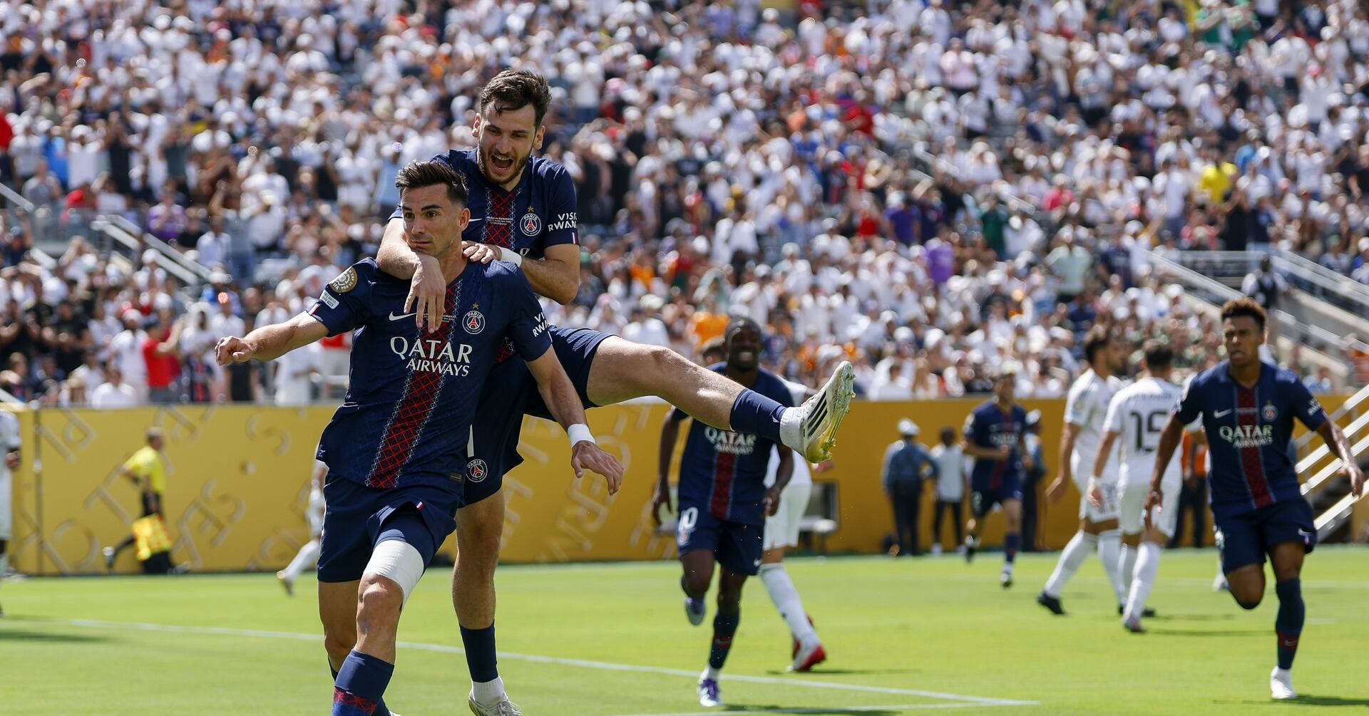 PSG đấu Chelsea: Luis Enrique biến bóng đá thành nghệ thuật