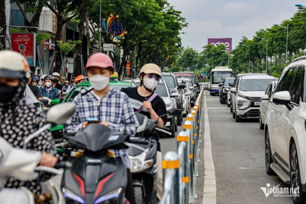 Bản tin sáng 13/7: Hà Nội cấm xe xăng từ tháng 7/2026: Hỗ trợ người dân đổi xe