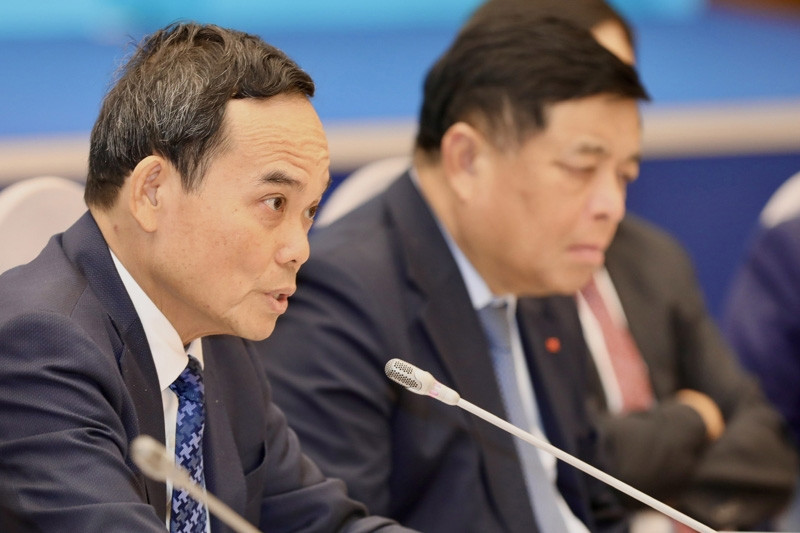 ‘Cần làm gì và làm thế nào’ và câu trả lời không của riêng ai