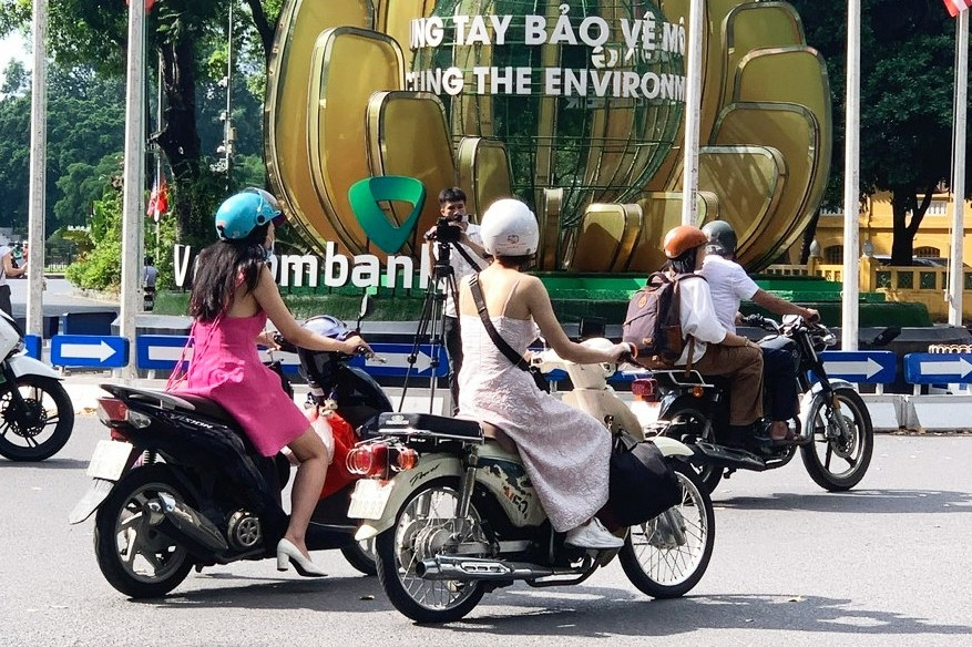 Tâm tư của người dân khi Hà Nội cấm xe máy xăng vào vành đai 1 từ tháng 7/2026