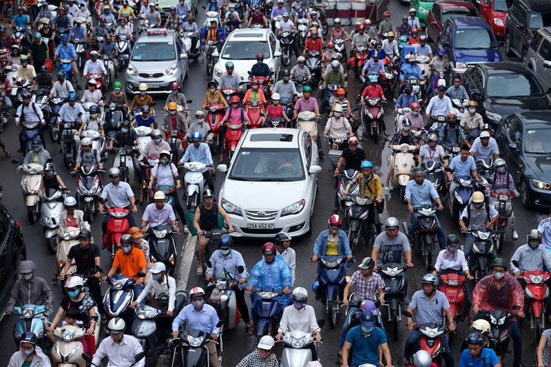 Hà Nội sắp tăng lệ phí trước bạ, phí cấp biển và phí gửi xe đối với xe xăng, dầu