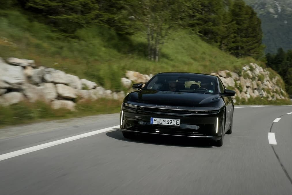 Kỷ lục mới của xe điện chạy 1.205 km chỉ trong một lần sạc