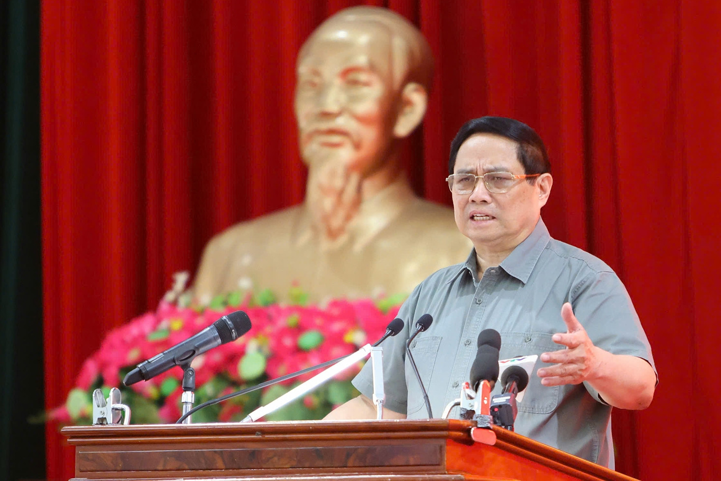 Thủ tướng: Xây dựng công trình phục vụ APEC nhanh, đẹp, xứng tầm vị thế đất nước