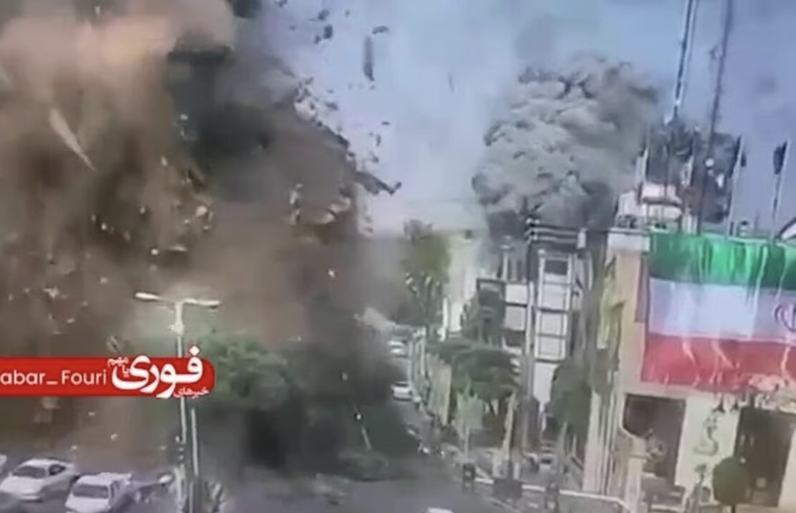 Tổng thống Iran bị thương trong cuộc không kích của Israel