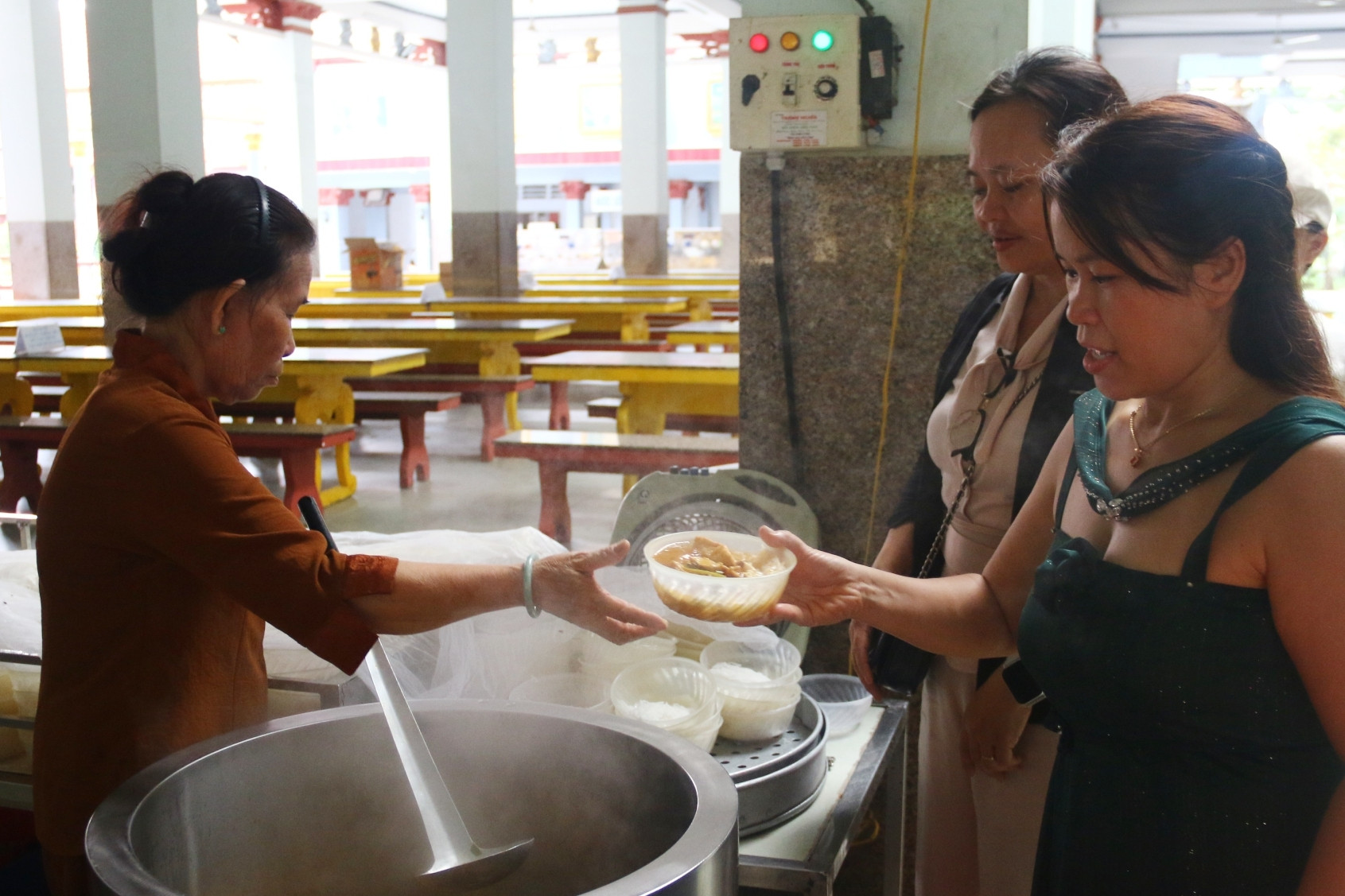 Tu viện mang tên một món ăn, ai đến cũng được mời bữa no lòng