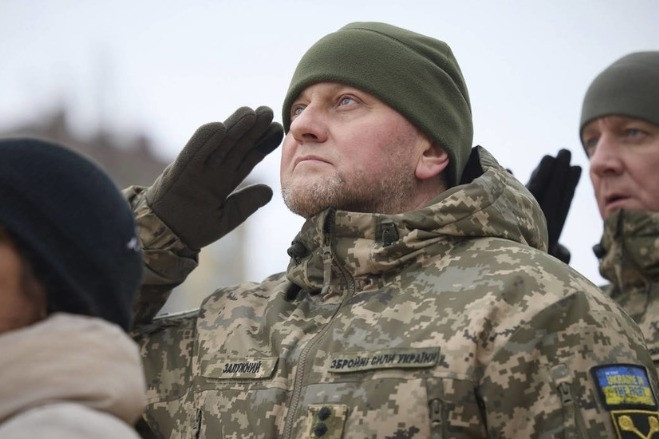 Ukraine nên xin Mỹ vũ khí 'lỗi thời', Nga khép chặt vòng vây ở Donetsk