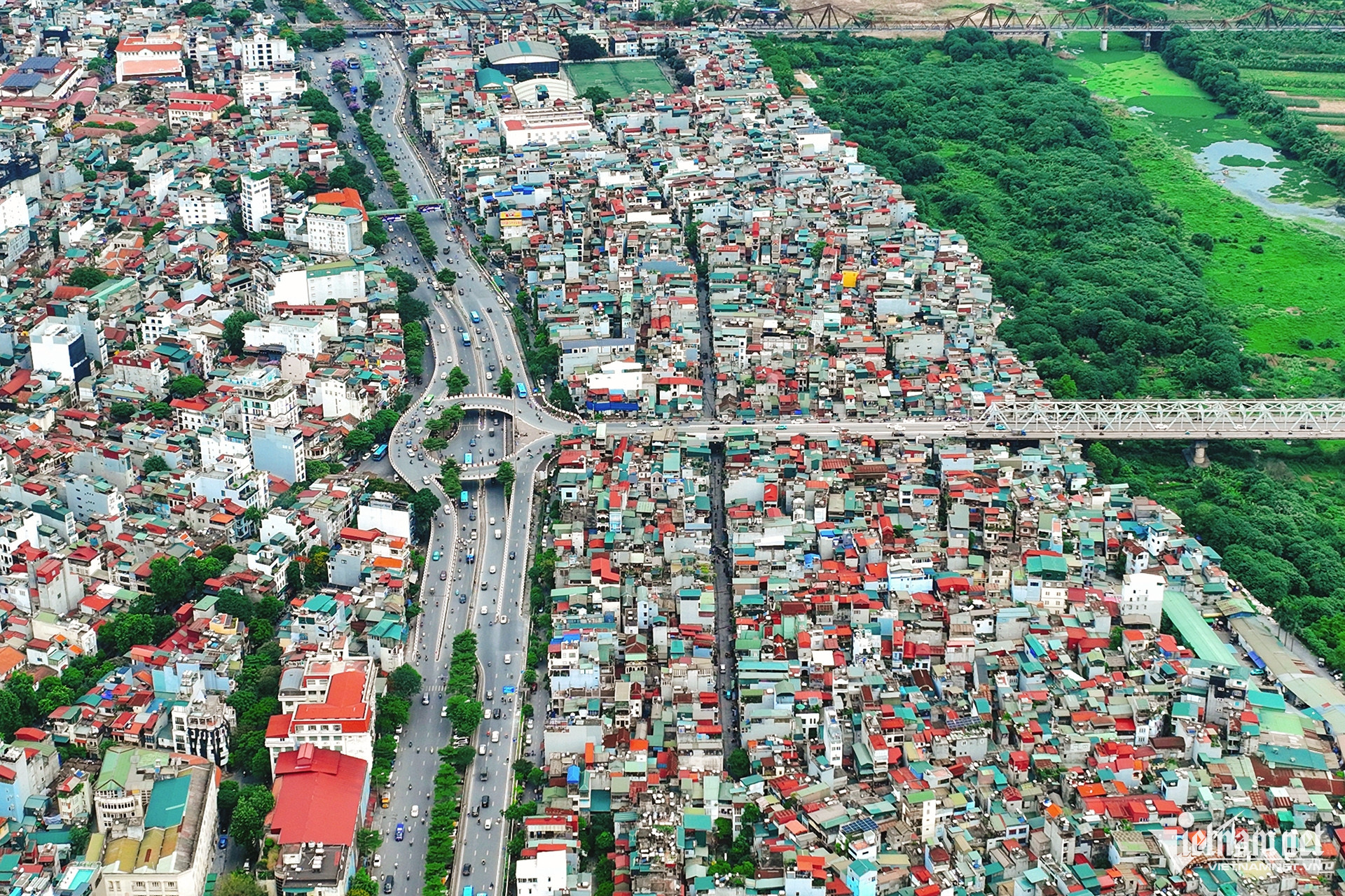W-12 Vong xoay Chuong Duong.jpg