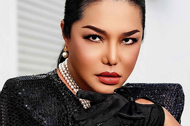 Ca sĩ chuyển giới đầu tiên của Việt Nam: 13 năm góa bụa, sưu tập 100 búp bê