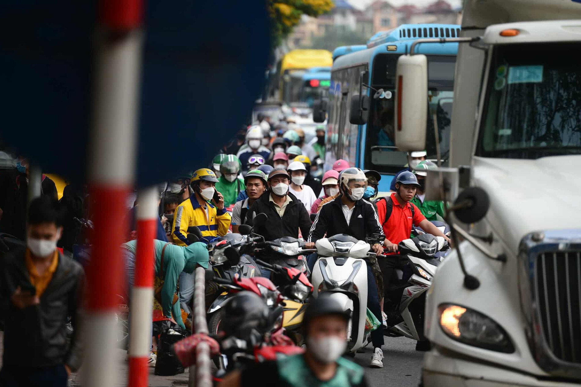 Danh sách thành viên tổ liên ngành tham mưu việc cấm xe máy xăng vào Vành đai 1