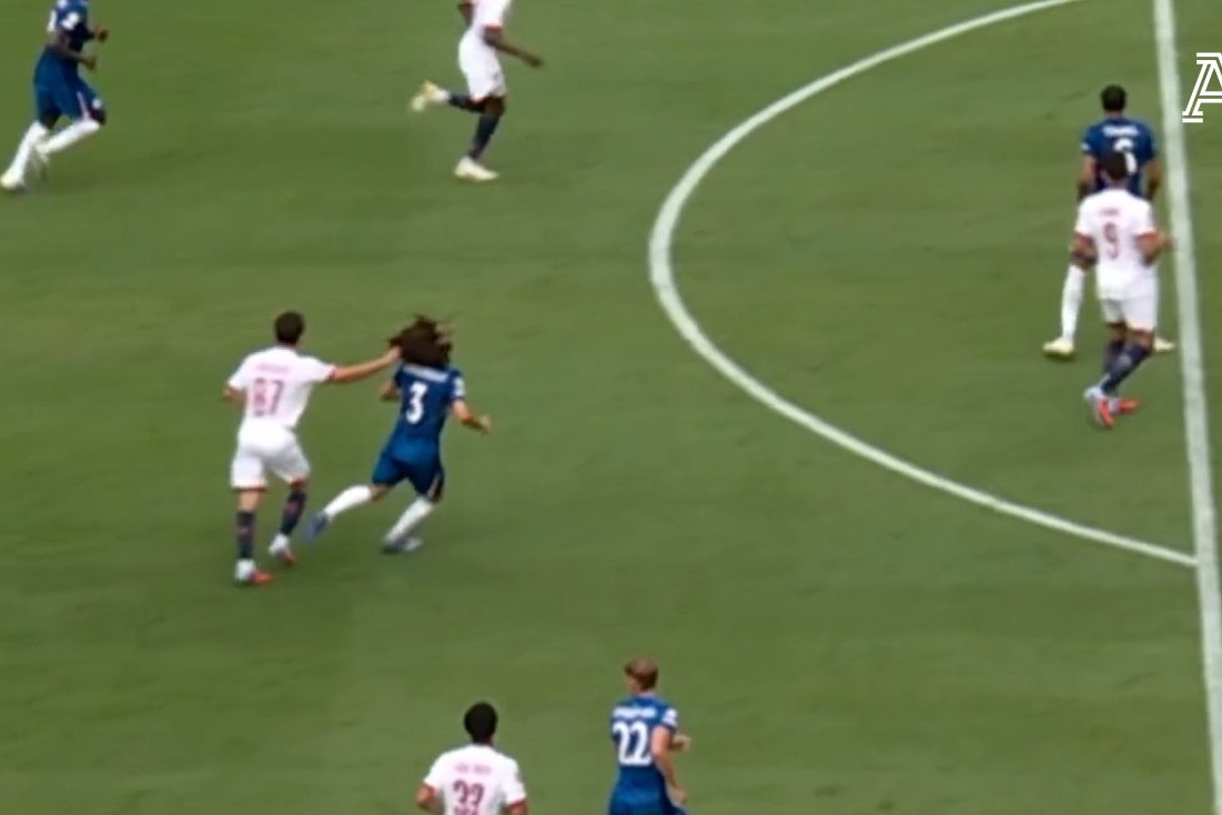 Hành động đáng xấu hổ của sao PSG với cầu thủ Chelsea ở trận chung kết