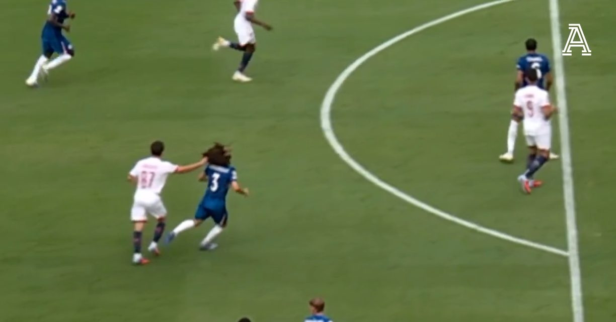 Hành động đáng xấu hổ của sao PSG cầu thủ Chelsea ở trận chung kết