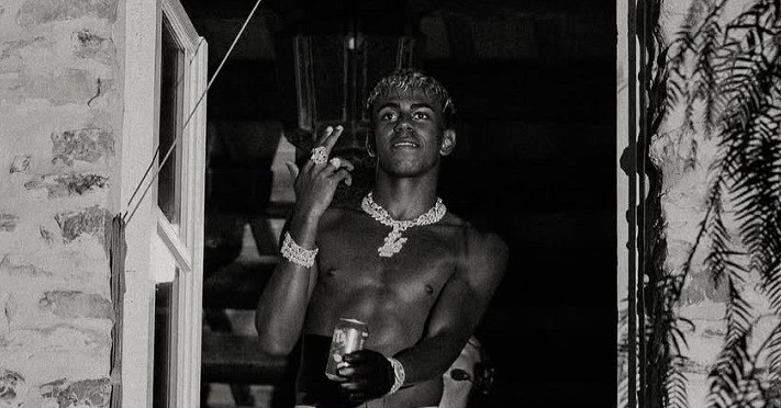 Lamine Yamal xả ảnh sinh nhật gây náo loạn, tay chơi hơn cả Neymar