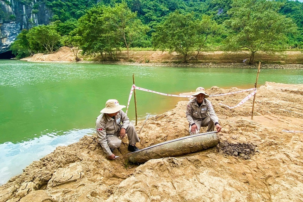 Phát hiện quả bom nặng 227kg ở gần cửa động Phong Nha