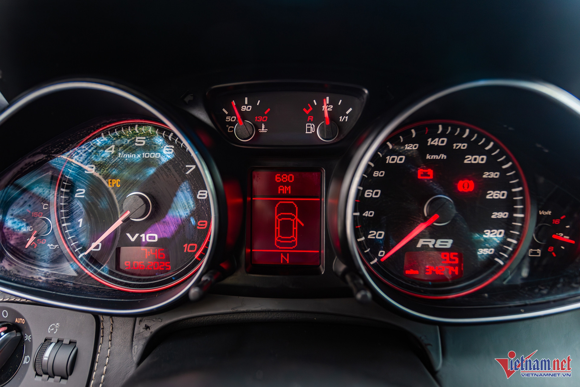 W-audi r8 18.JPG.jpg