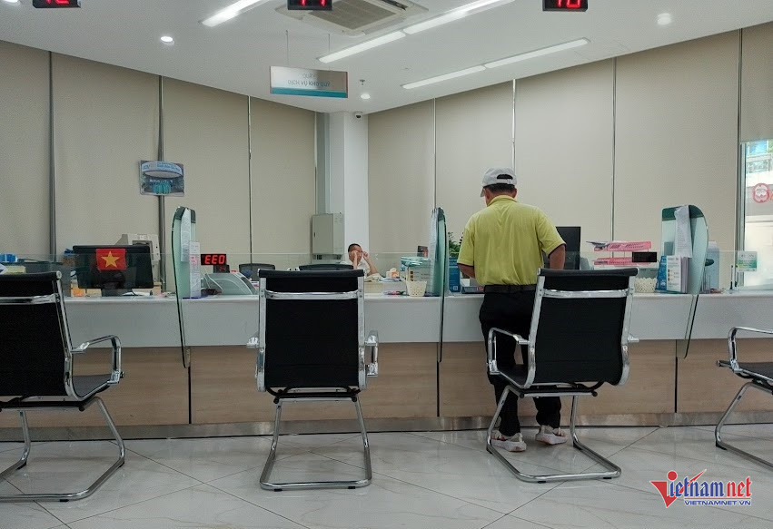 W-Quầy giao dịch BIDV.jpg