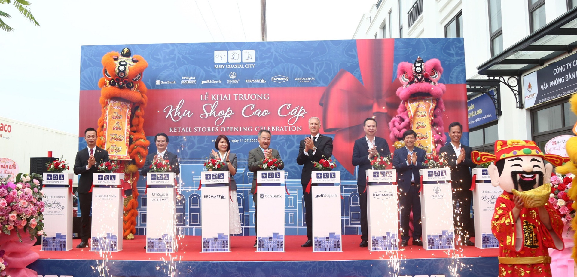 01 Khai truong Shop cao cap RTGV(1).jpg