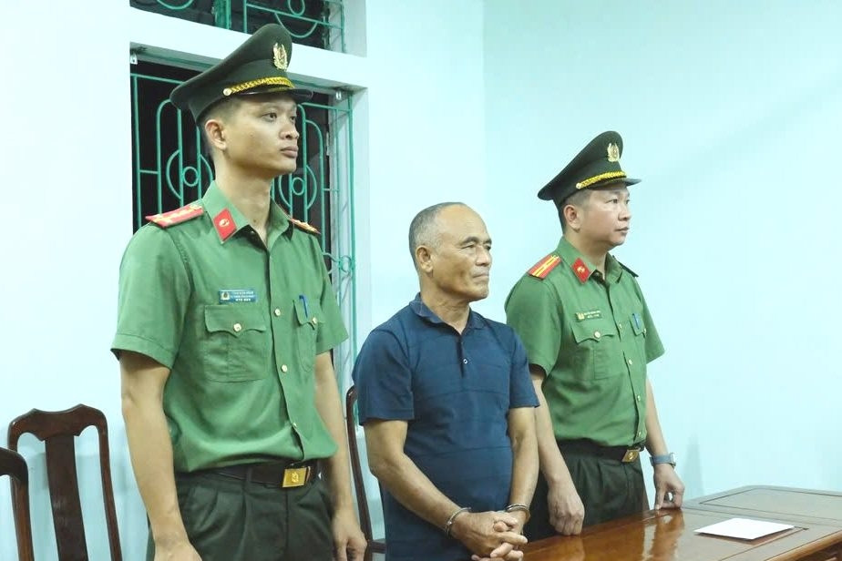 Bắt tạm giam Phạm Viết Công vì bôi nhọ chính quyền