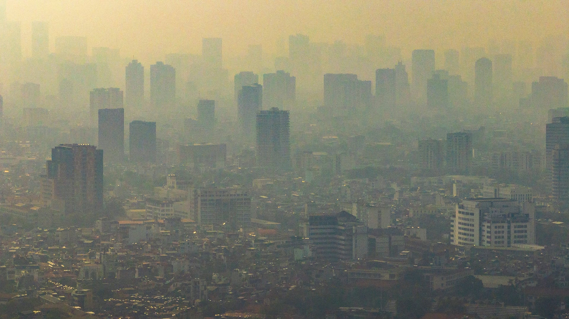 Hà Nội chìm trong khói bụi - Ảnh Hoàng Hà .jpeg