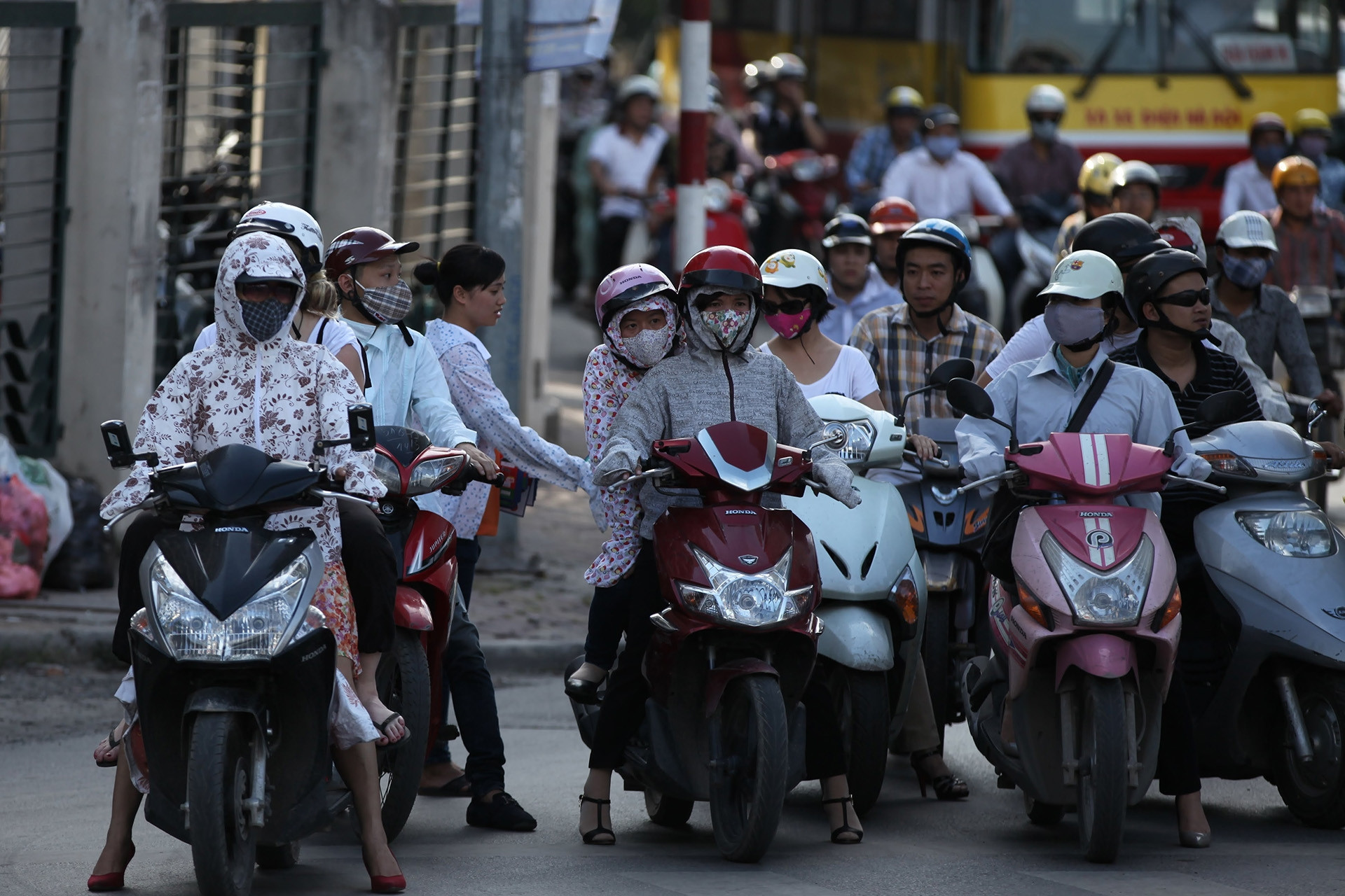 Hà Nội kêu gọi doanh nghiệp xe điện hỗ trợ người dân đổi xe