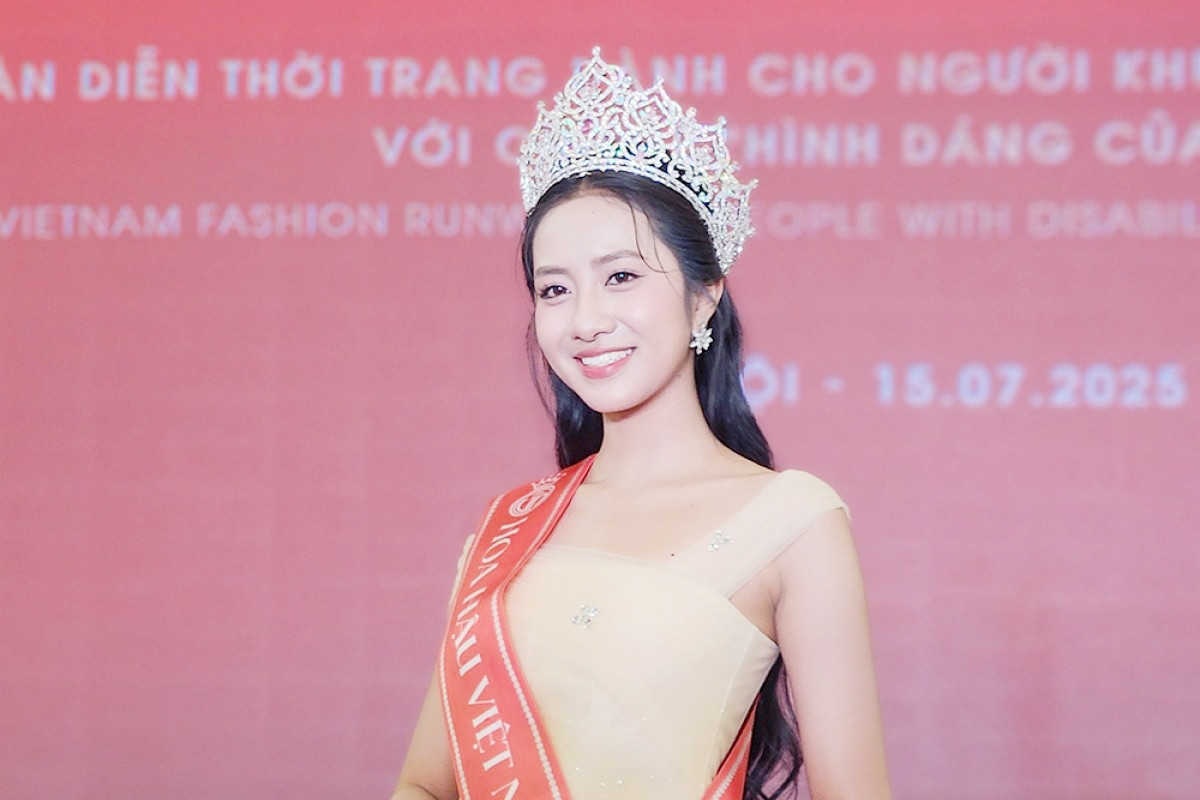 Hoa hậu Hà Trúc Linh tự nhận còn nhiều thiếu sót