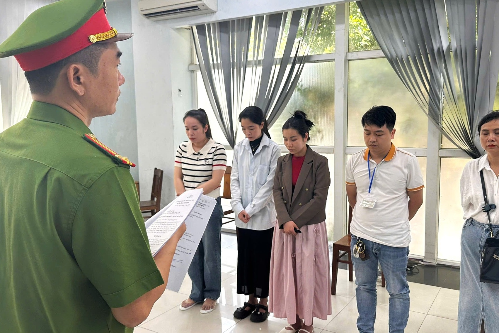 Khởi tố 7 bị can ở phòng khám sử dụng bác sĩ giả ‘moi’ tiền bệnh nhân