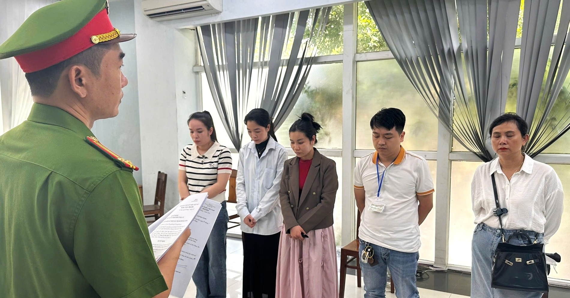 Khởi tố 7 bị can ở phòng khám sử dụng bác sĩ giả ‘moi’ tiền bệnh nhân