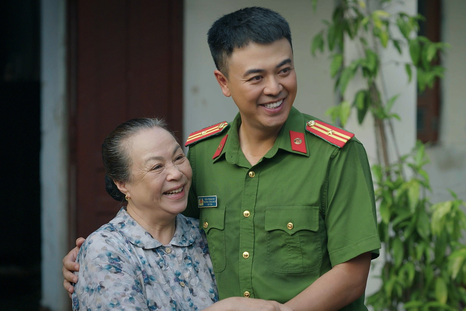 MC Tuấn Tú lần đầu đảm nhiệm vai công an áp lực tới mất ăn mất ngủ