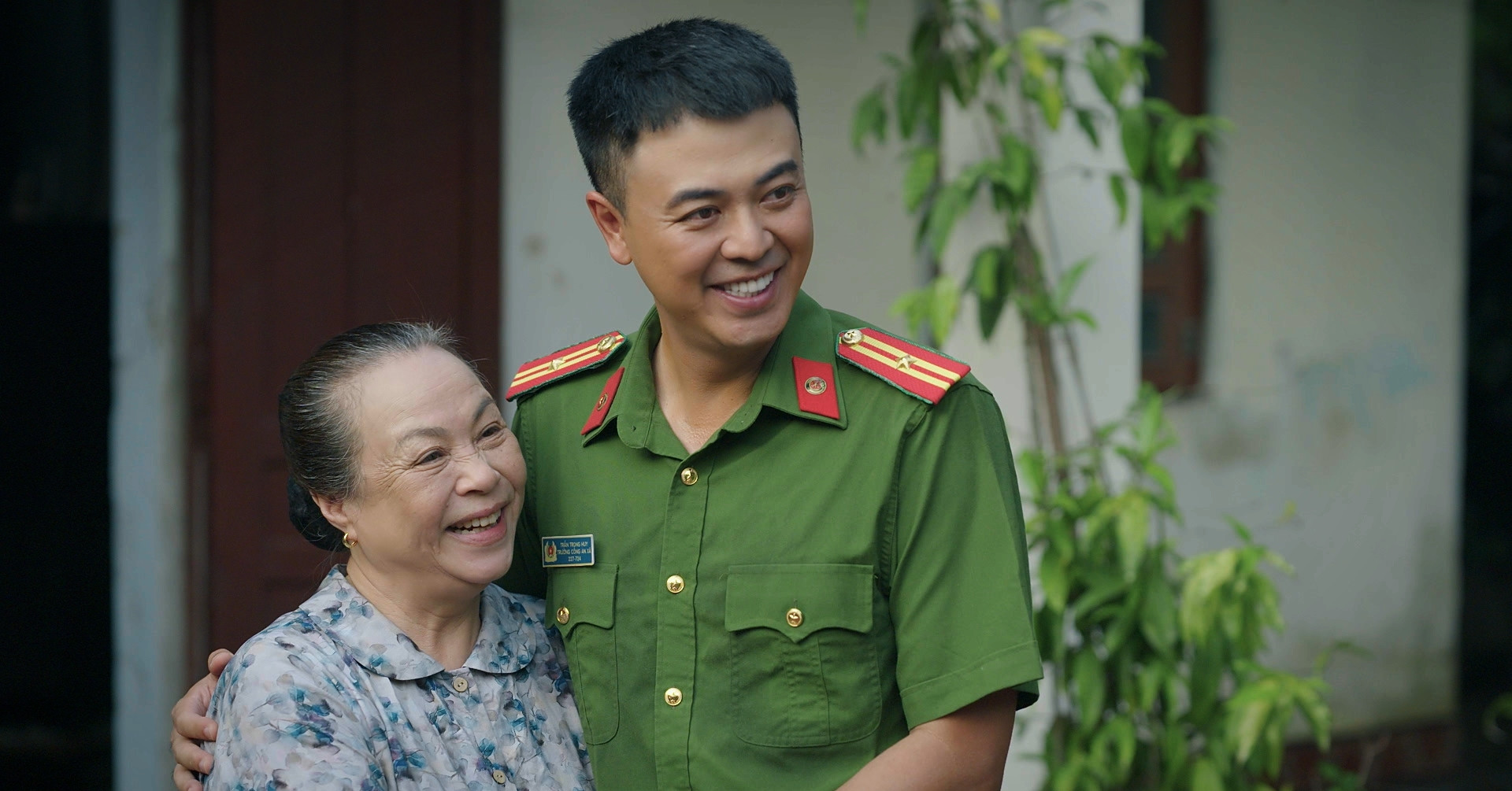 MC Tuấn Tú lần đầu đảm nhiệm vai công an áp lực...