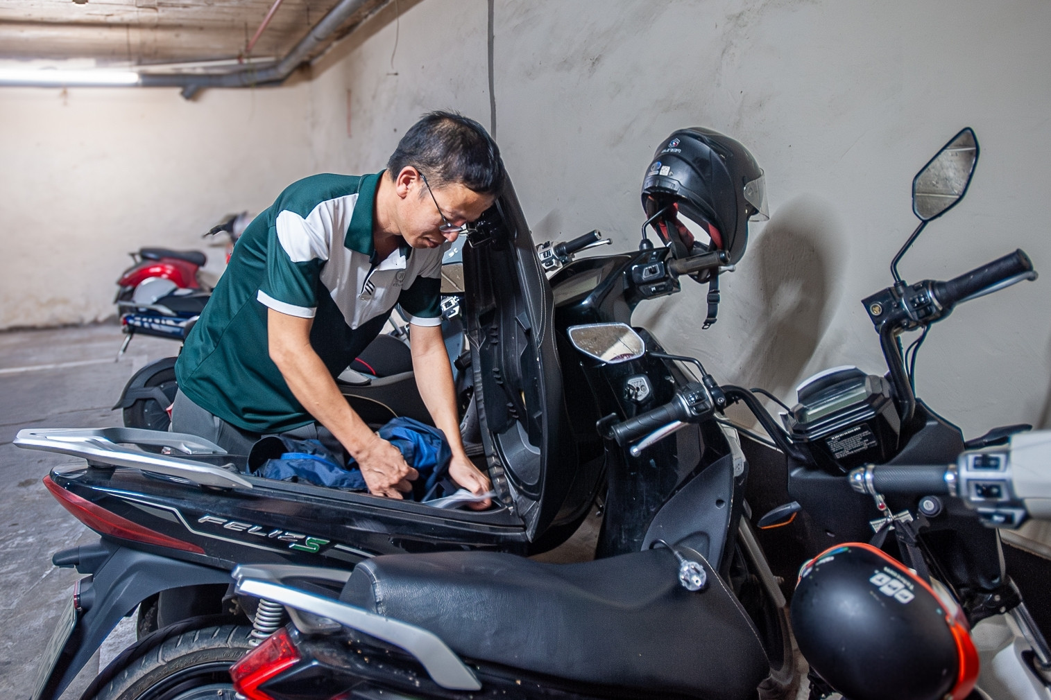 Người dân Hà Nội đang sạc xe điện tại chung cư, nhà riêng ra sao?