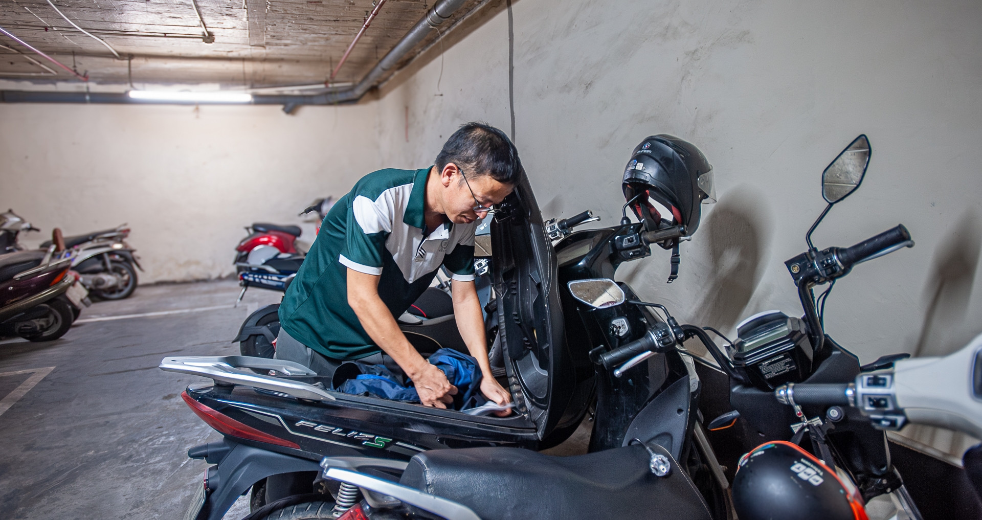 Người dân Hà Nội đang sạc xe điện tại chung cư, nhà riêng ra sao?