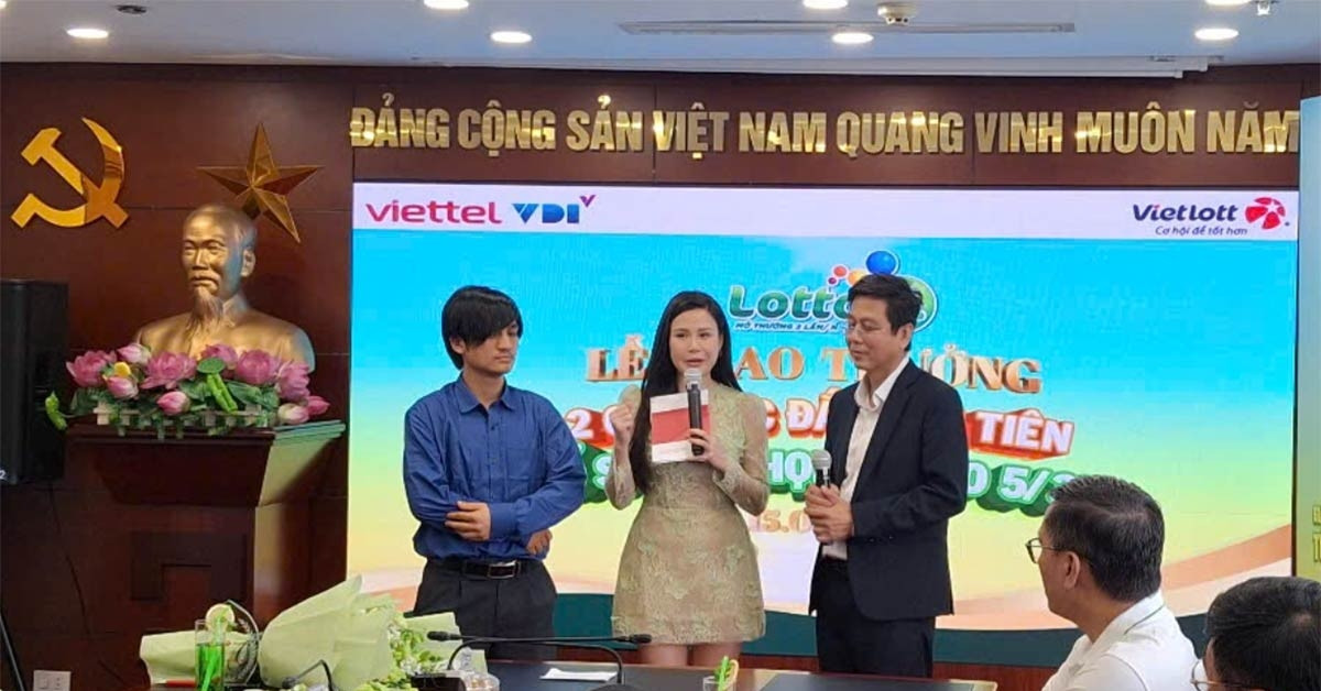 Người trúng Vietlott nhận giải tiền tỷ không đe...