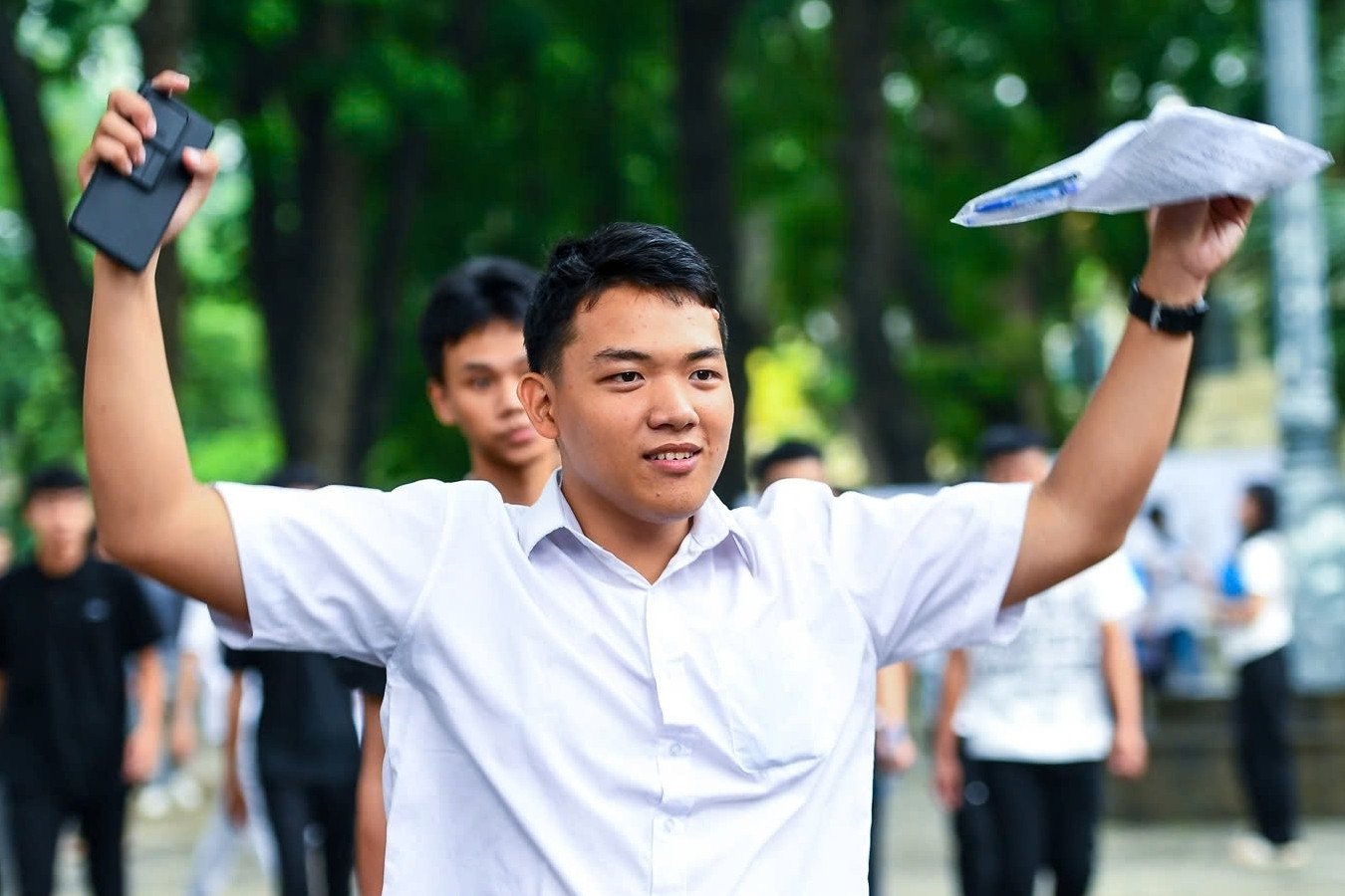 Những thí sinh đầu tiên trúng tuyển có điều kiện vào Trường Đại học Hà Nội