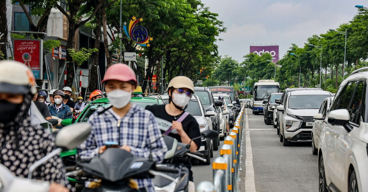 Phó chủ tịch Hà Nội công bố loạt hành động hỗ trợ người dân khi cấm xe máy xăng