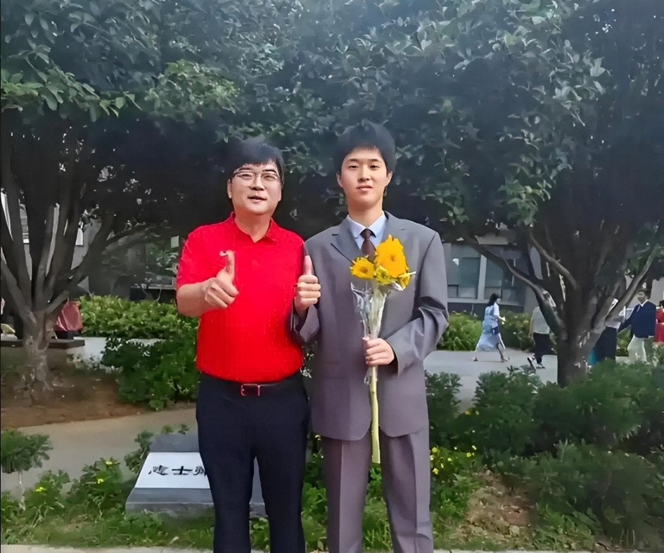 thu khoa dai hoc1.jpg