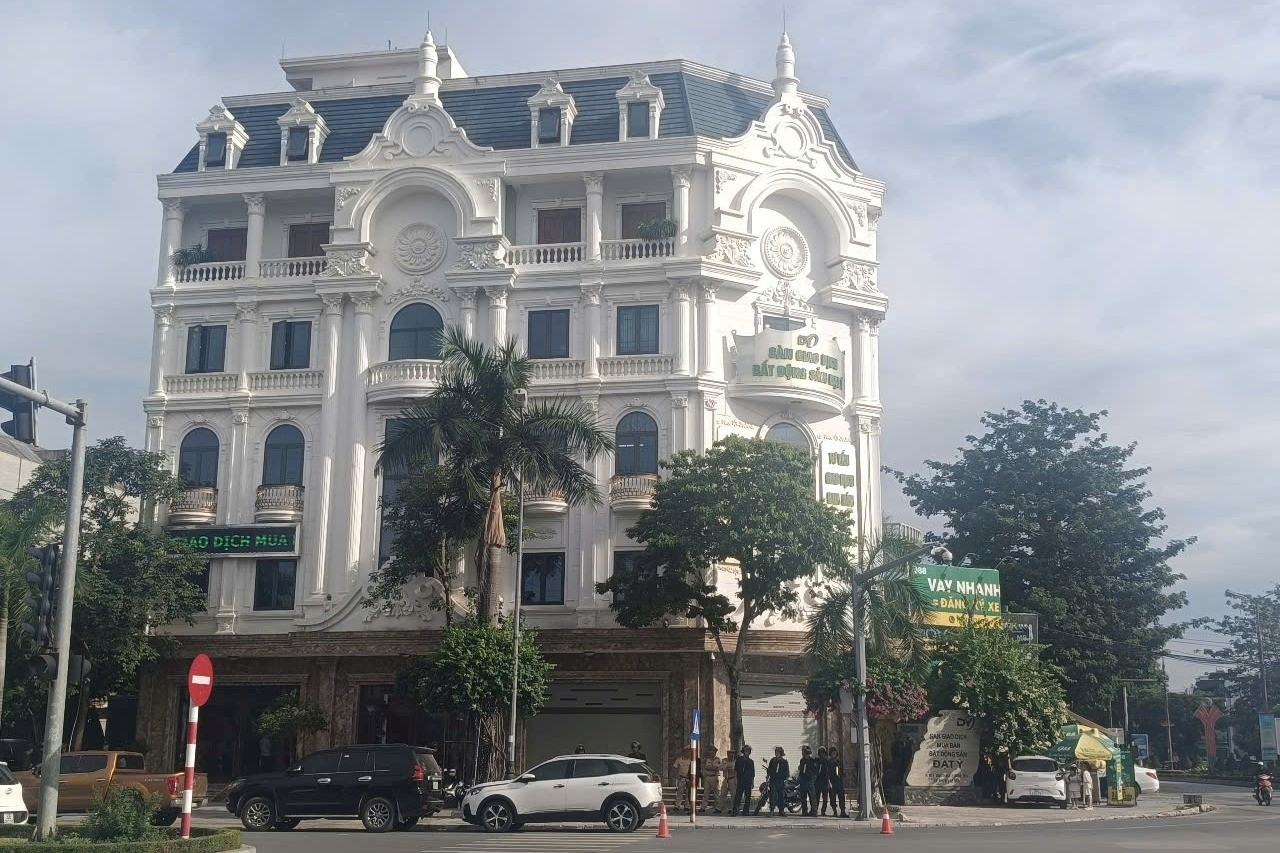 Triệu tập, khám xét khẩn cấp nơi ở của trùm giang hồ Ý ‘ẻng’ ở Thanh Hóa