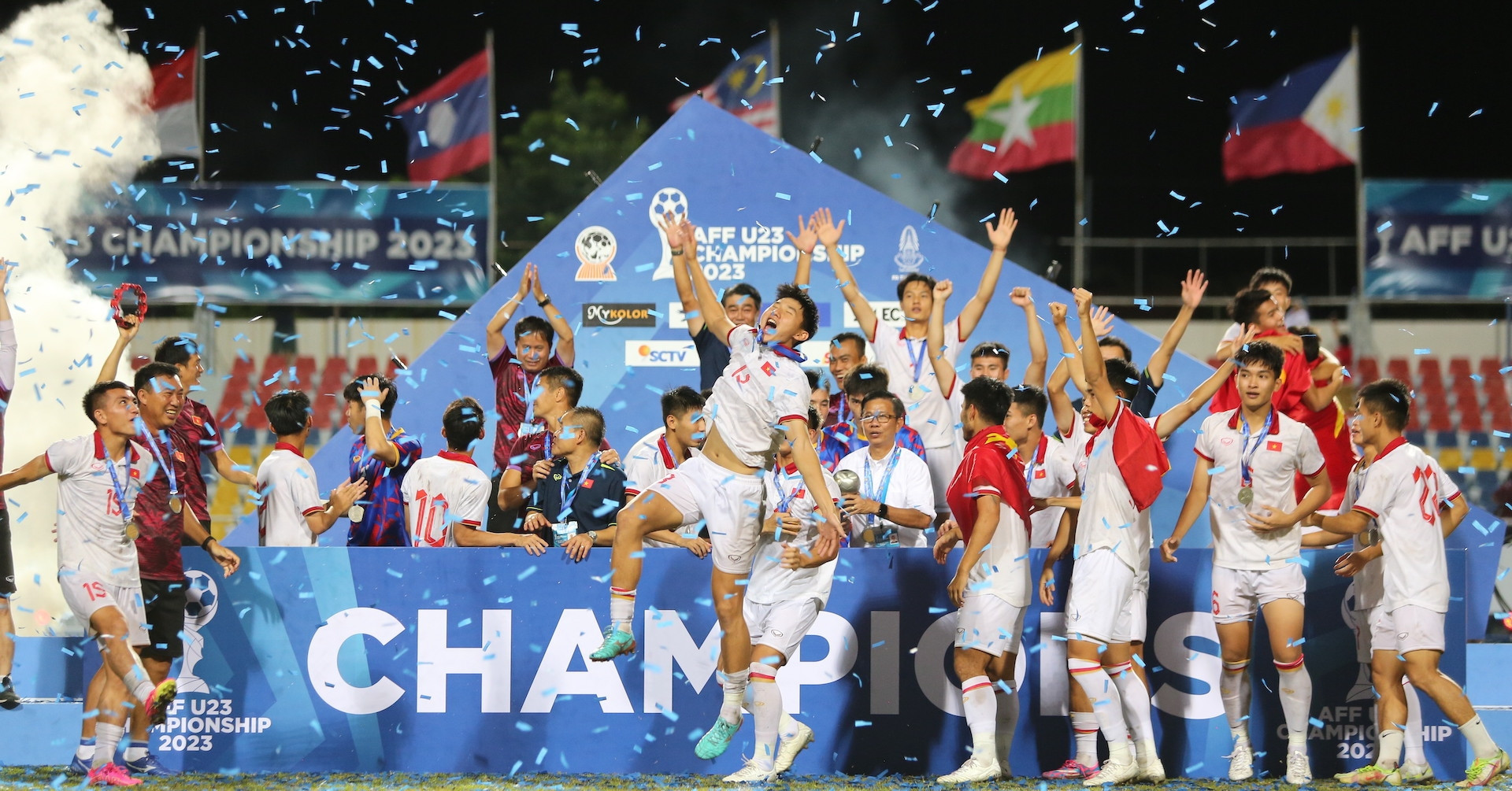 u23 viet nam vo dich u23 dong nam a gia tri dang sau chiec cup 30.jpg