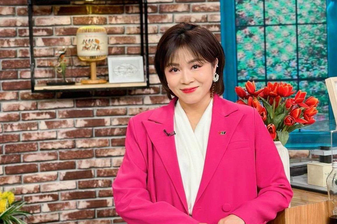 'Vụ' MC Hoàng Linh bị phạt vì quảng cáo sữa giả: Khán giả giận dữ đòi cấm sóng