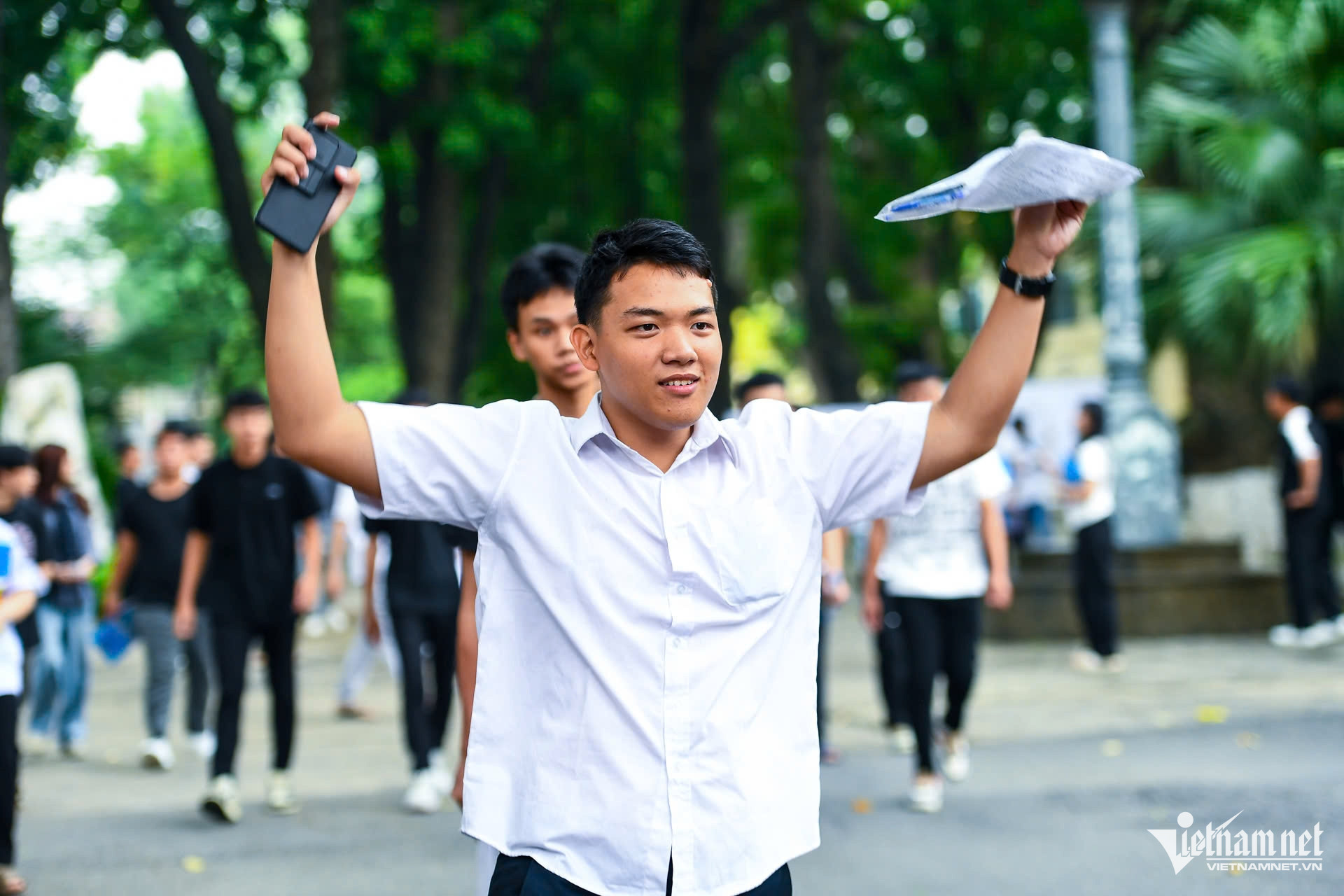 Hà Nội lần đầu vượt TPHCM môn tiếng Anh tốt nghiệp THPT năm 2025 sau 8 năm