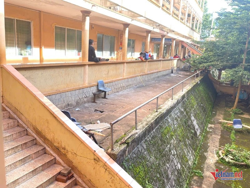 W-Tháo dỡ lều bạt 2.jpg