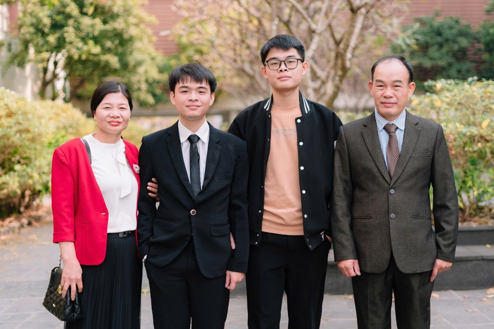 Thủ khoa đạt 30 điểm quê Bắc Ninh hé lộ lần 'trượt chân' khi học cấp 3