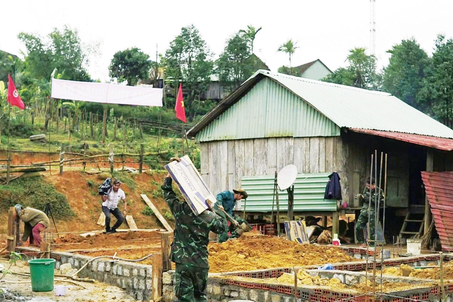 'An sinh không thể đợi, một mái nhà không thể chờ ngân sách'