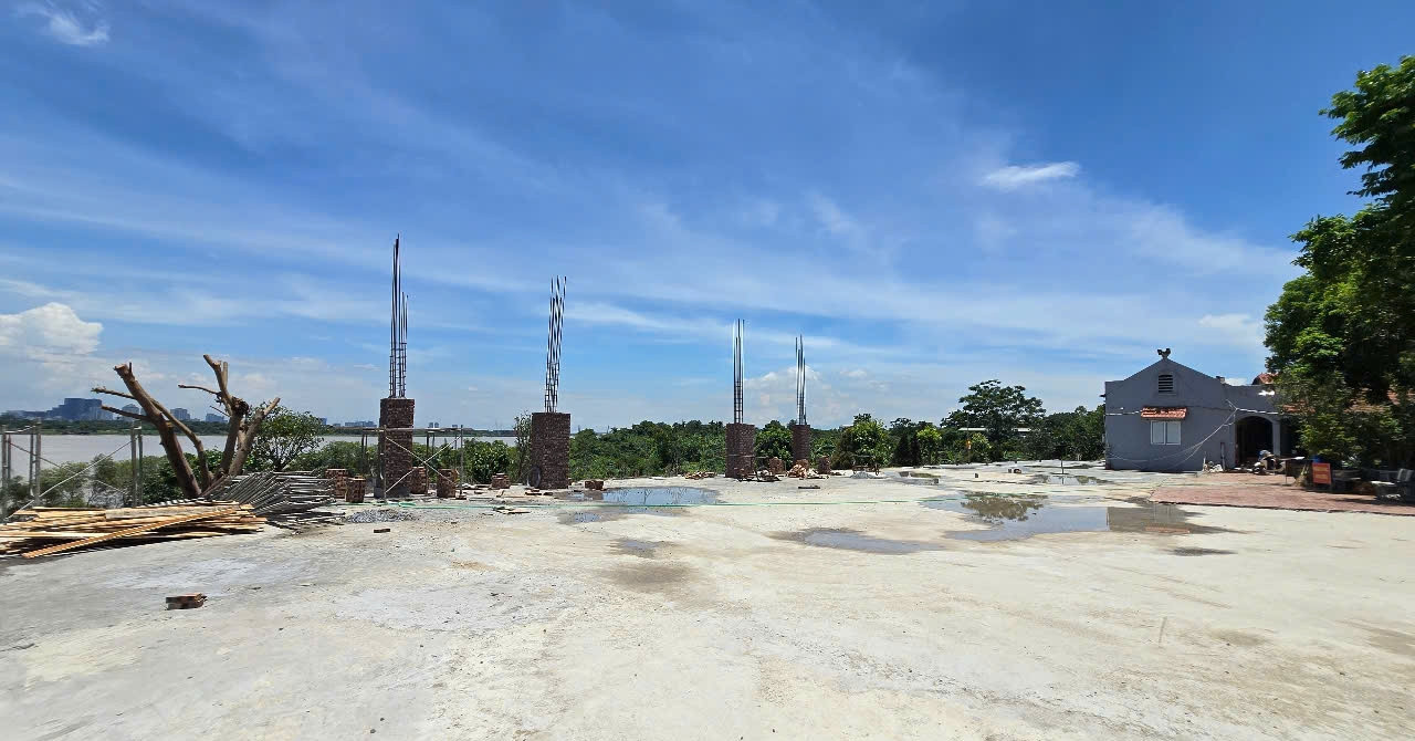 Bộ NN&amp;amp;MT yêu cầu Hà Nội xử lý vụ công trình lấn chiếm hành lang đê sông Hồng