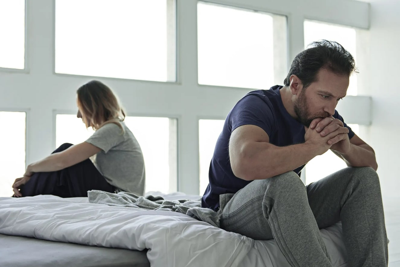 Chồng rút hết tiền trong tài khoản ngân hàng, bỏ nhà đi khi biết vợ bị bệnh