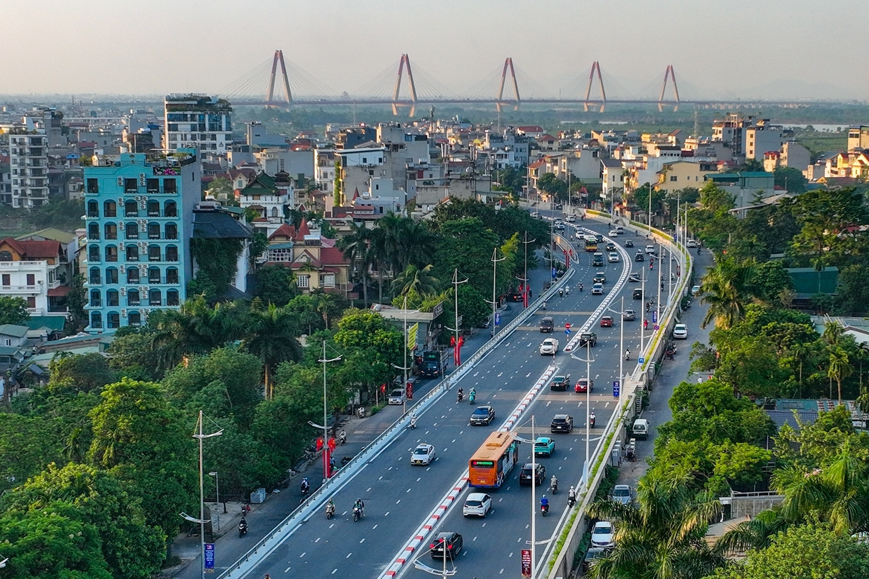 Chuyện xe xăng, xe điện và nỗi lo ùn tắc ở Hà Nội