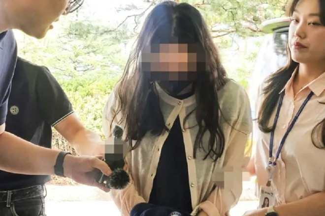 Cô giáo Hàn Quốc bị bắt vì đột nhập vào trường trộm đề thi