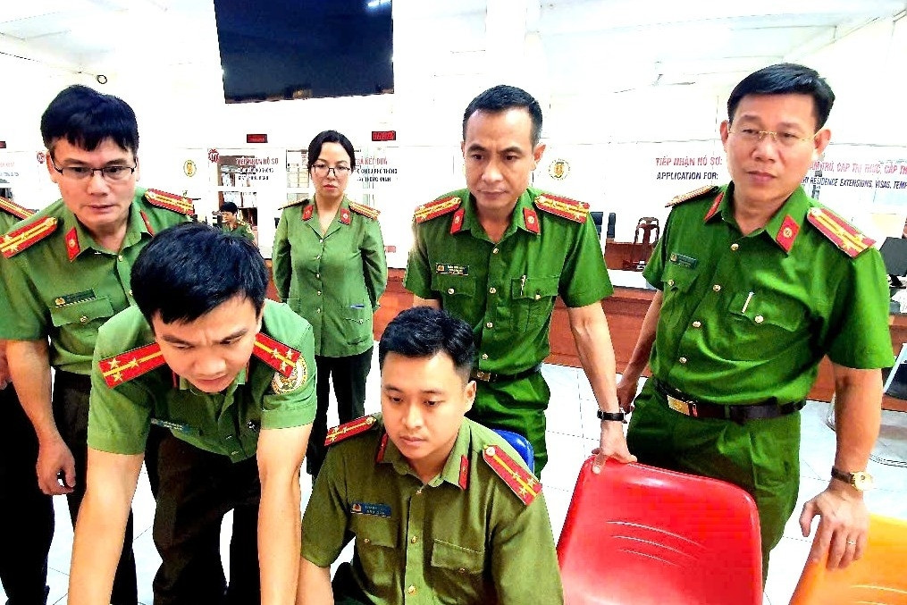 Công an Đắk Lắk xây dựng sáng kiến chatbot để cấp hộ chiếu trực tuyến