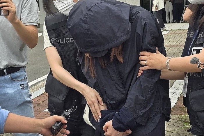 Cô giáo dạy thêm và bố học sinh bị bắt vì đột nhập trường học để trộm đề thi